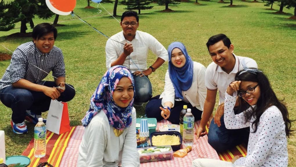 Have a picnic at a refreshing place