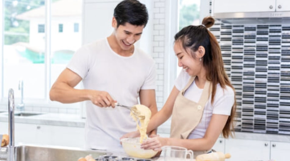 Take baking lessons together