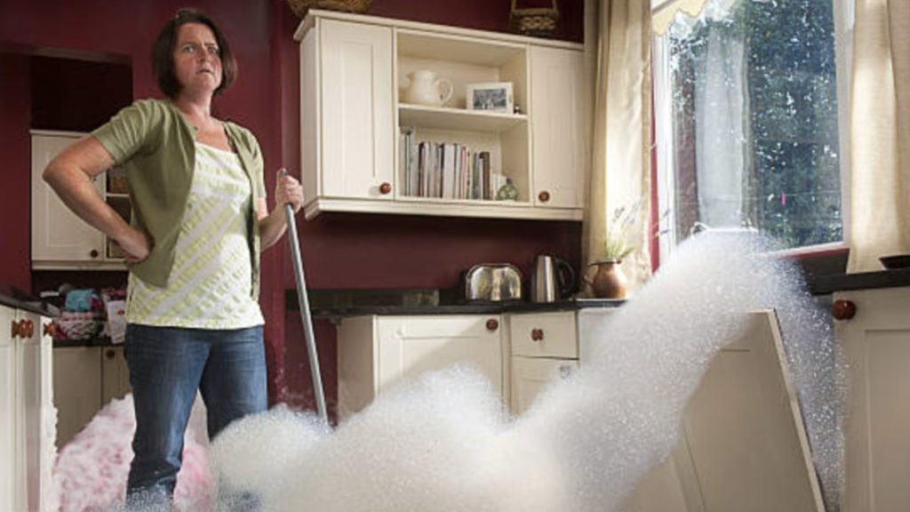 The dishwasher won’t drain correctly