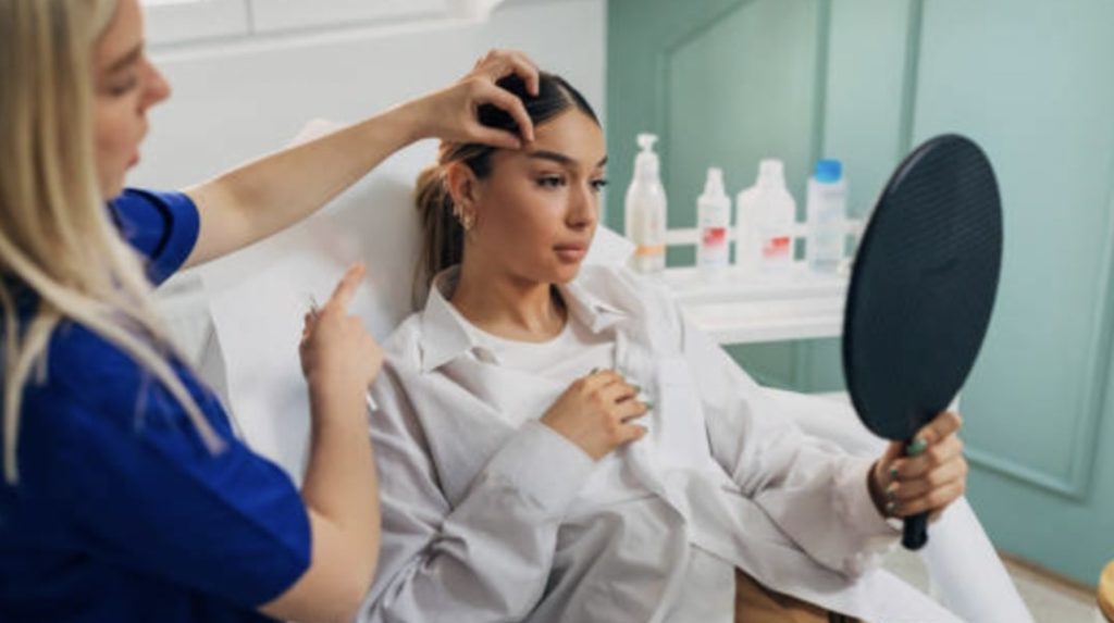 What is a cosmetic surgeon