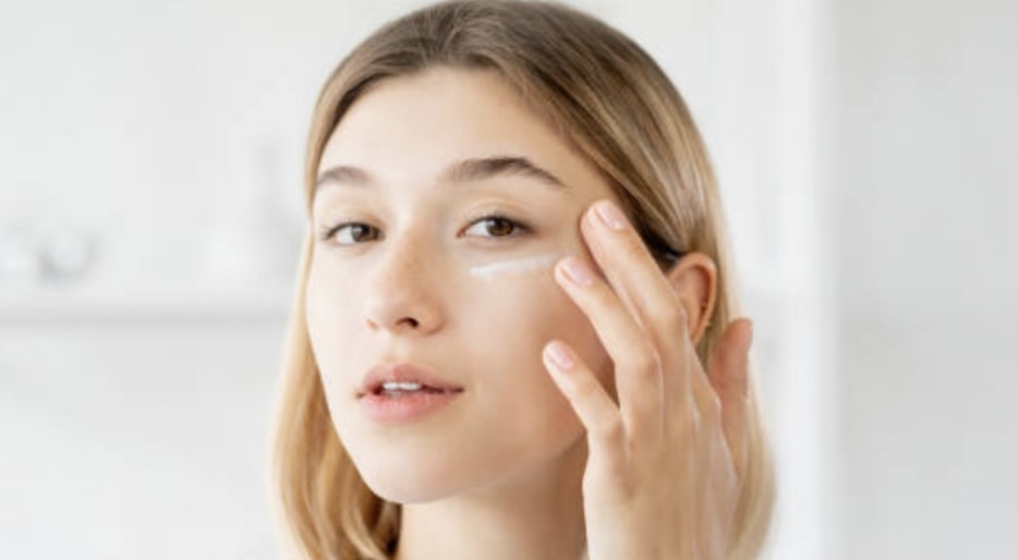 Use face moisturizer or tissues