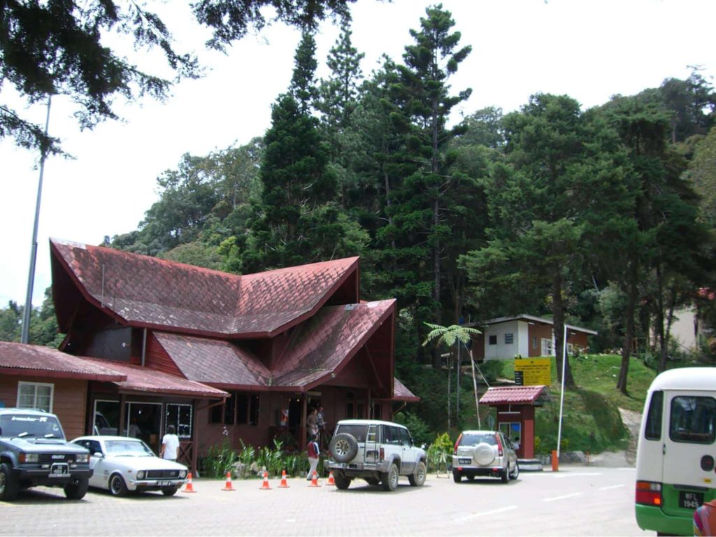 Take a trip to Kinabalu Park.