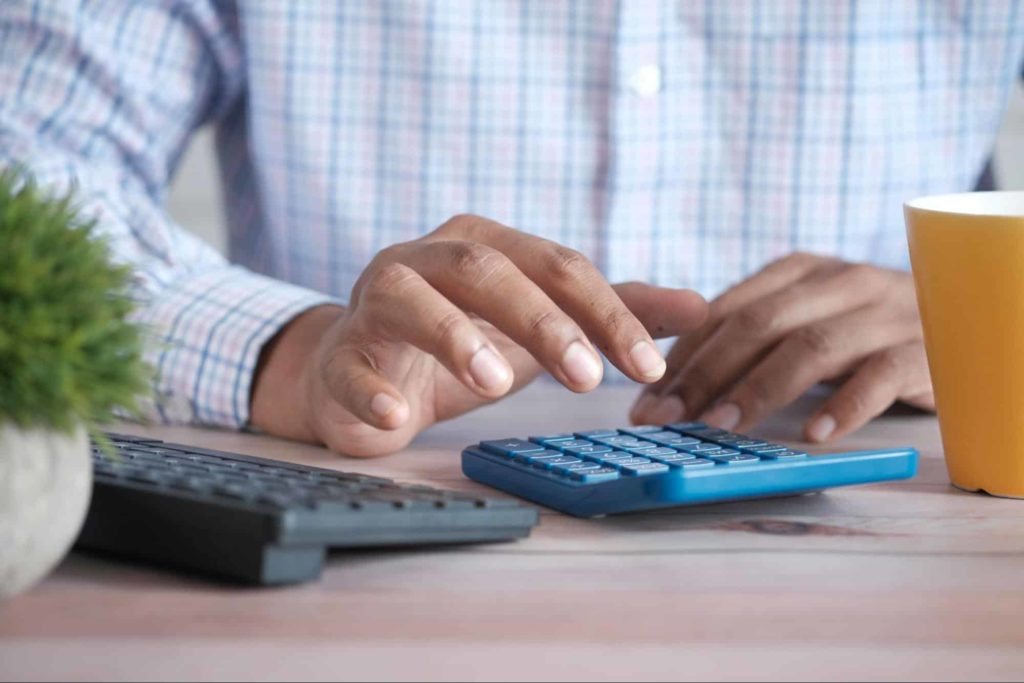 How is income classified in Malaysia