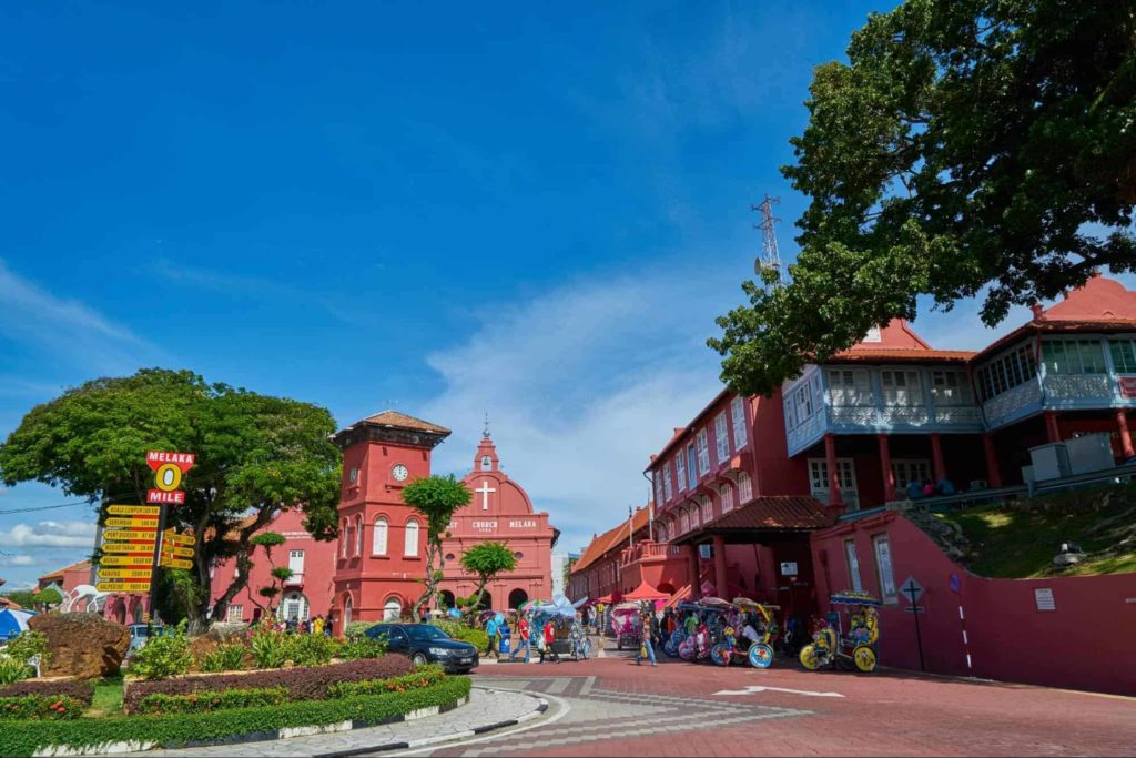 Stroll along the streets of Stadthuy