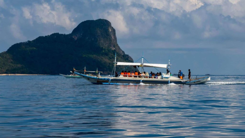 Visit the neighbouring islands Harimau and Mesirip