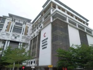 What are the benefits of having a medical card in Malaysia