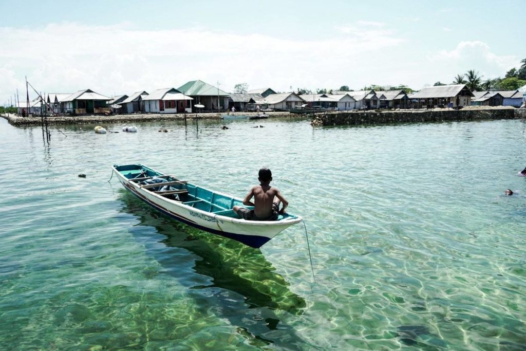 Admire the local sea gypsies