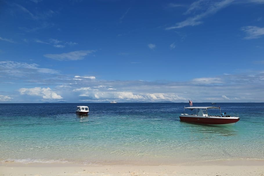 Hop between pristine islands