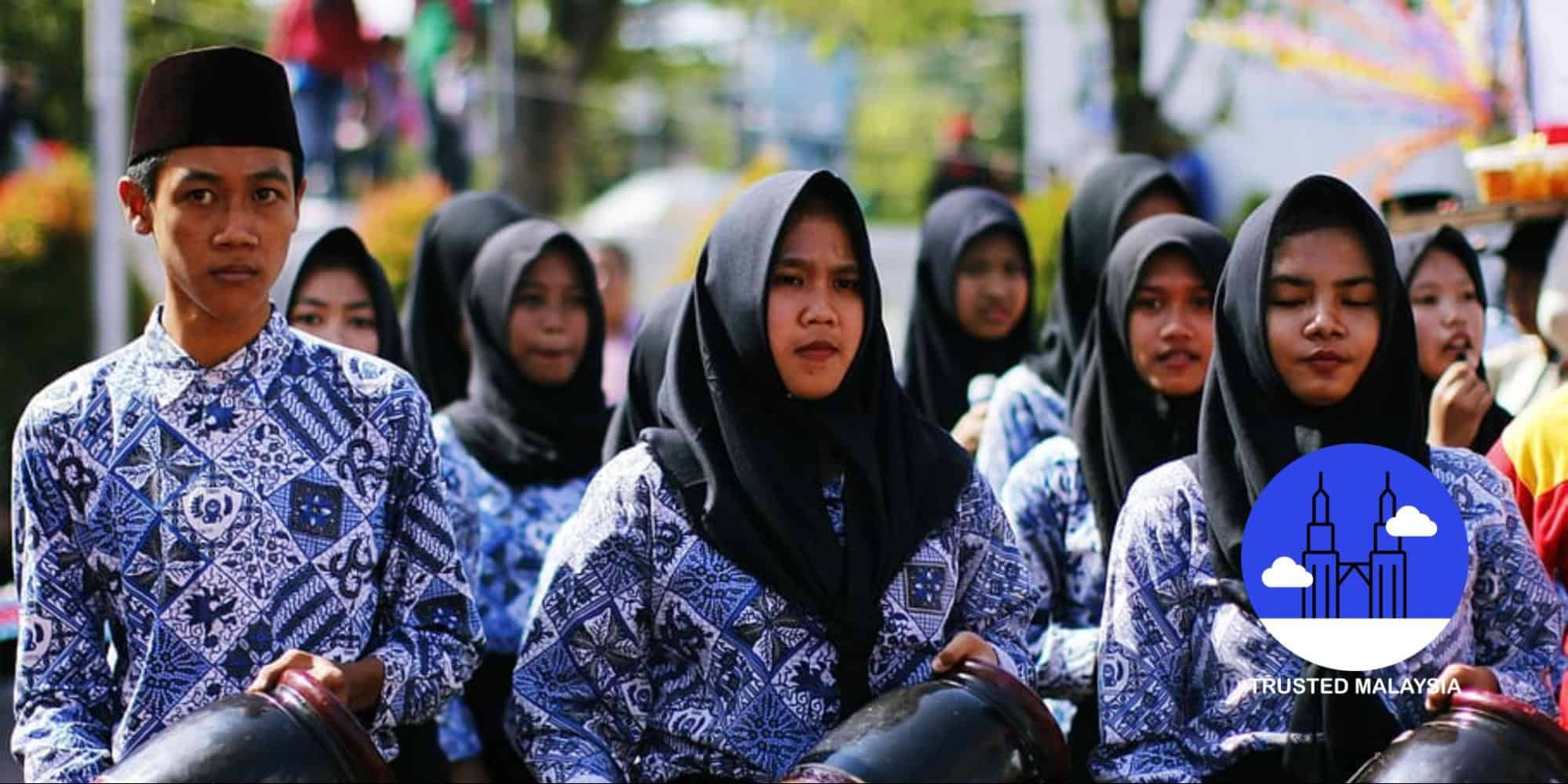Showcasing Diversity Traditional Malay Clothing
