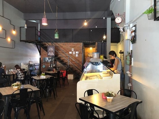 Summer Breeze Cafe